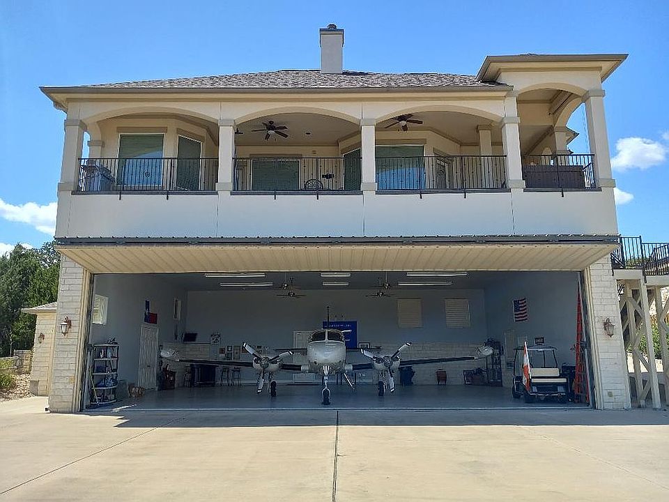 1st image of 307 Dasher Dr