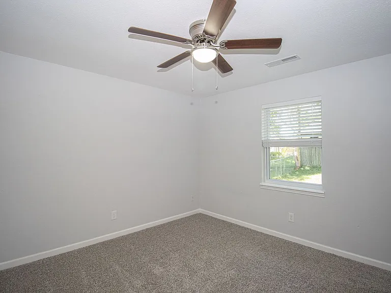 4712 Salem Dr — Photo 14
