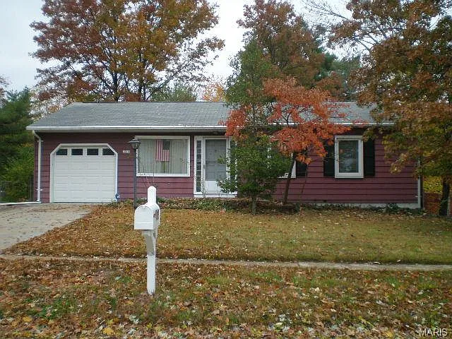 1019 Savoy Ln photo 1