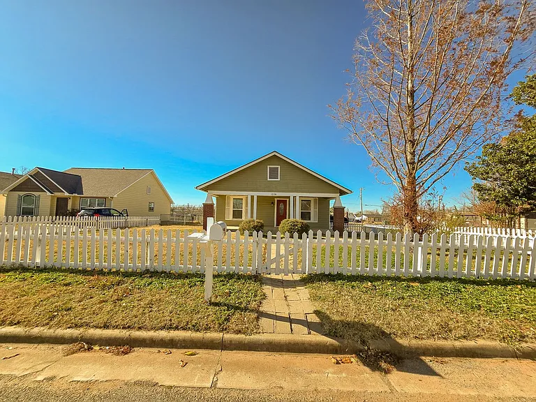 1224 N Market Ave — Photo 39
