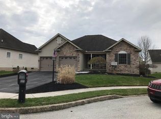 321 Fox Knoll Ct, Hanover, PA 17331
