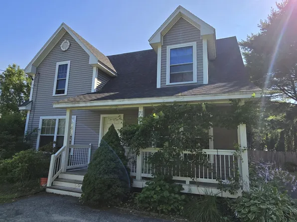 71 Grove Street, Lewiston, ME 04240