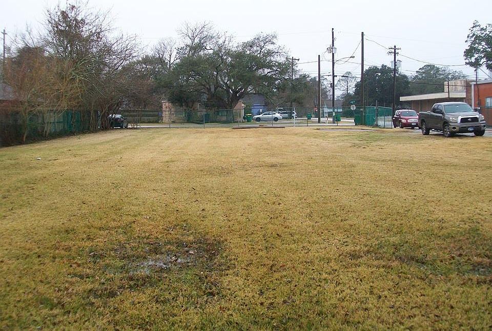 2nd image of 1600 1st St