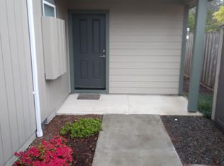 3515 Oak St #B, Florence, OR 97439