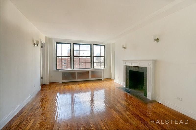 1st image of 15 Park Ave APT 15D