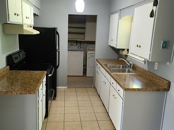 2nd image of 1460 Southwood Dr