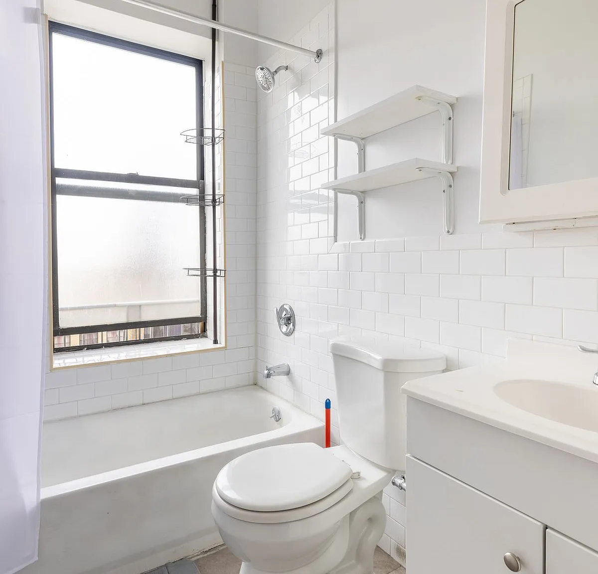Full bedroom in 2 bed/1 bath home in Crown Heights #1327 B — Photo 4