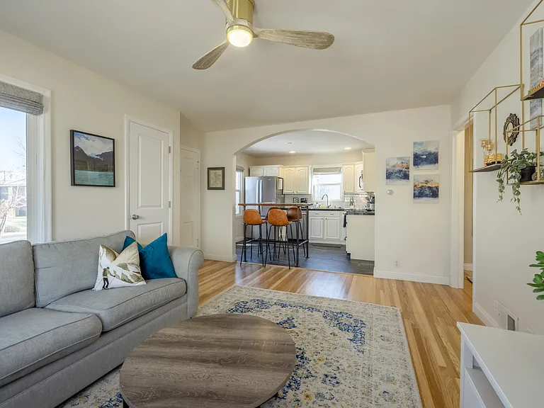 356 E Utopia Ave S — Photo 11