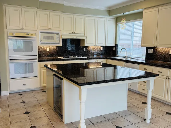 3604 Terrace Pl, Carlsbad, CA 92010