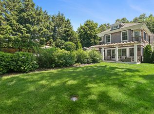 35 Harris Ln, Southampton, NY 11968