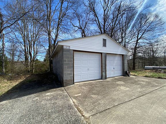 4th image of 50 Pierce Dr