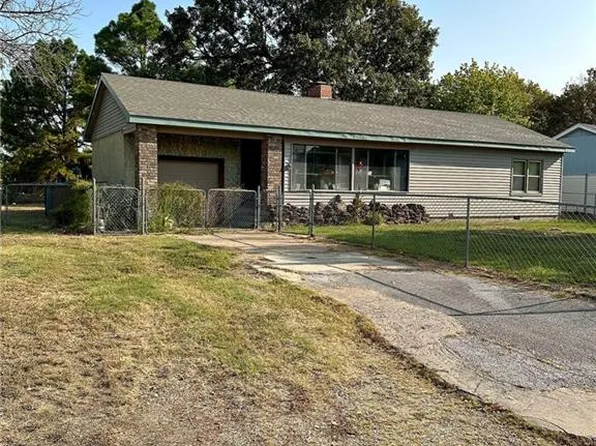 107 E 27th St, Galena, KS 66739