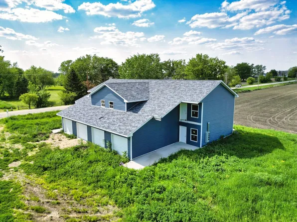 335 N Wooster St, Capron, IL 61012