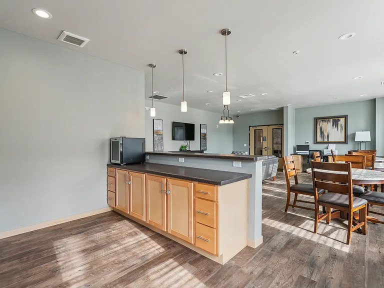 35 Seward Ave NW — Photo 2