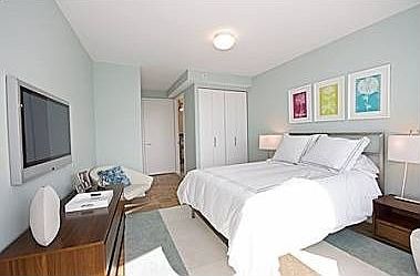 3rd image of 505 W 37th St Ph 8