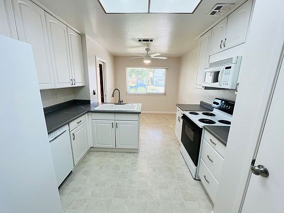 3rd image of 755 Bamboo Dr