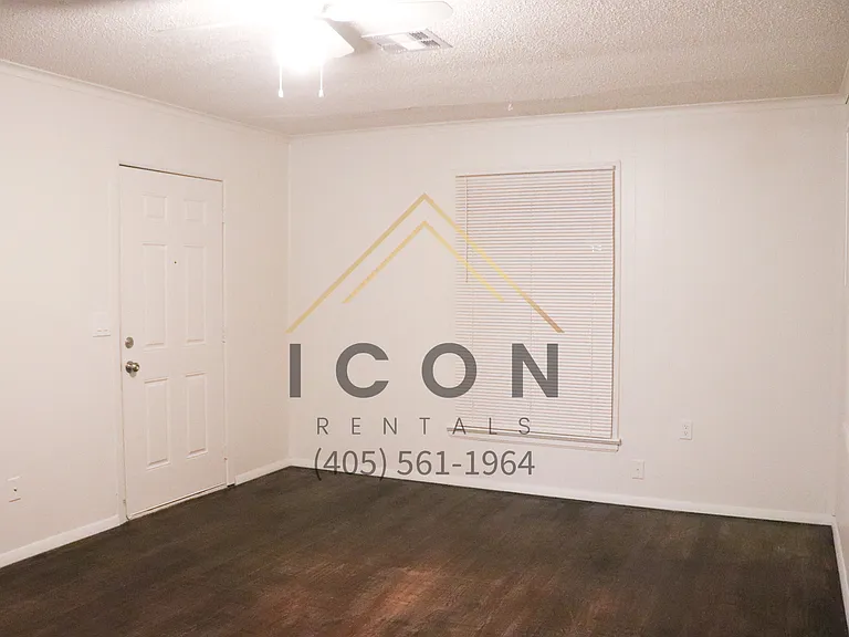 1108 W Warren St — Photo 3
