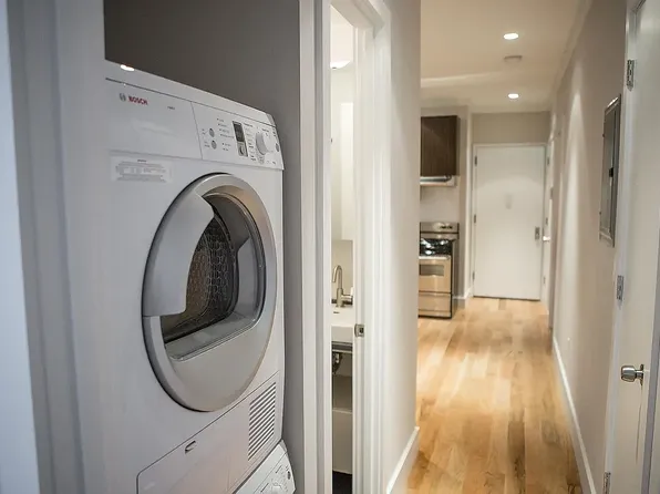 30 Carmine St APT 2A, New York, NY 10014