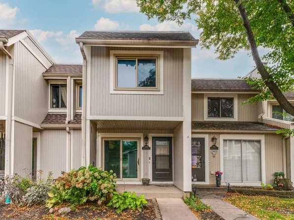 632 Dove Ct, Grayslake, IL 60030