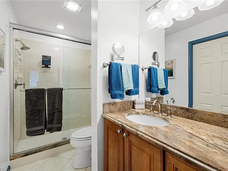 6900 Dennis Cir #J-205 — Photo 22