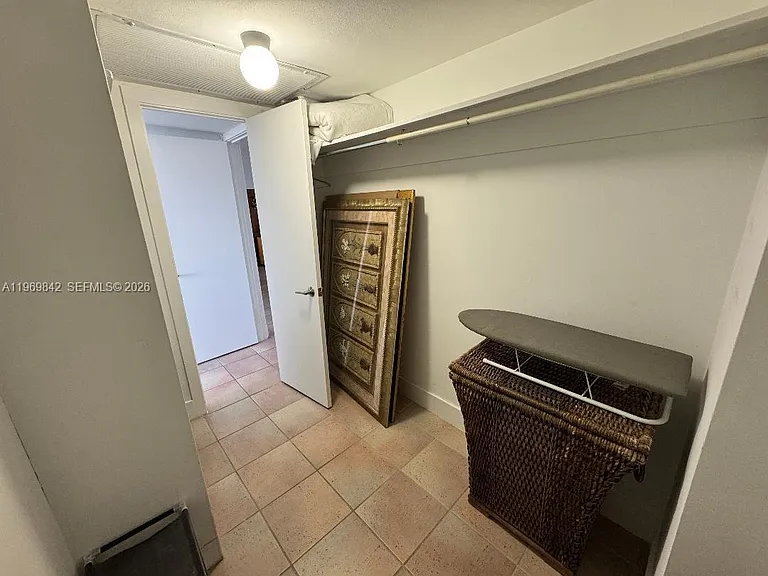 5005 Collins Ave #1404 — Photo 9