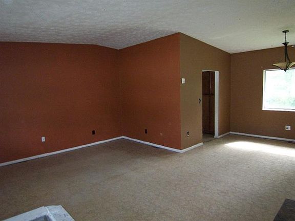 5th image of 3324 Hazelpark Pl