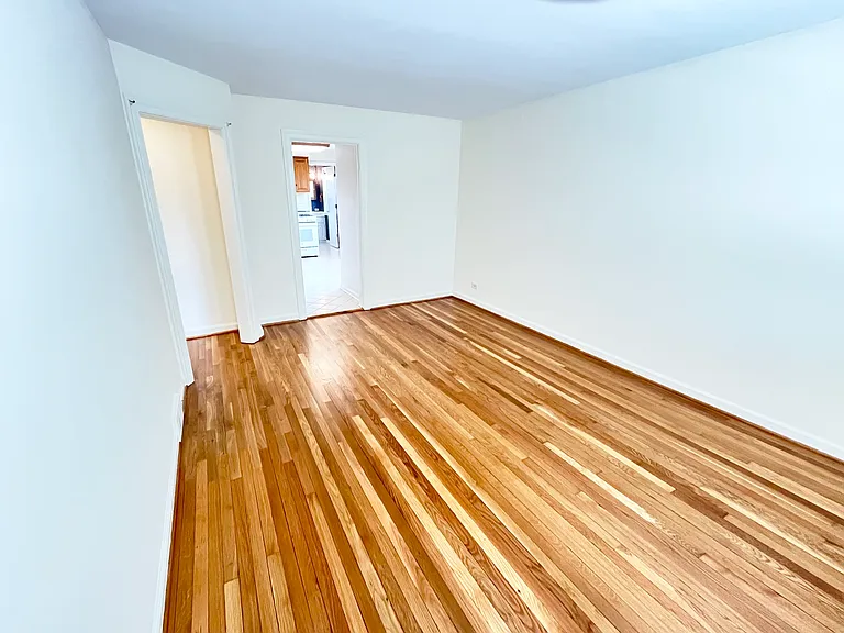 1310 Wilmette Ave #2E — Photo 11
