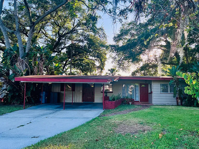 610 Ventura Ave — Photo 4
