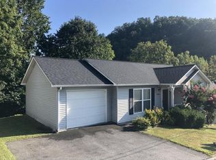 204 Copper Hill Dr, Johnson City, TN 37601