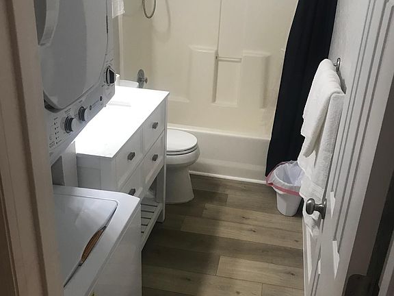 5th image of 203 Monroe Ave #203