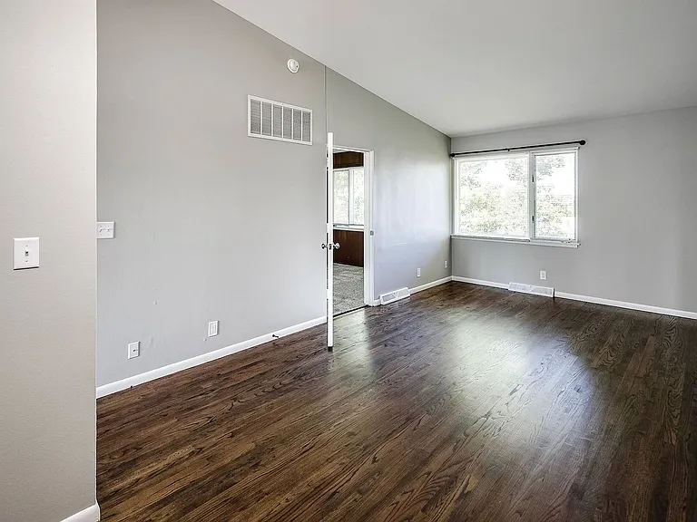 4817 S 131st St #11 — Photo 5