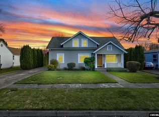 239 S 15th St, Philomath, OR 97370