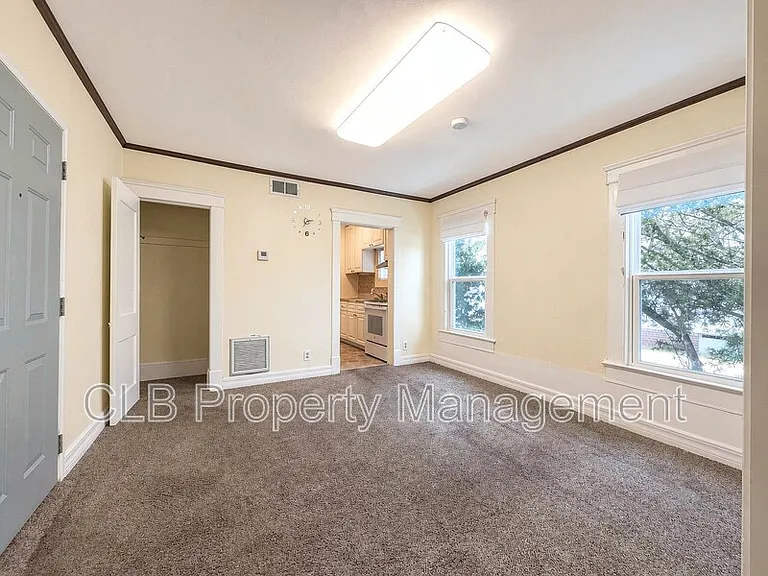 431 N Grandview Ave #B — Photo 7