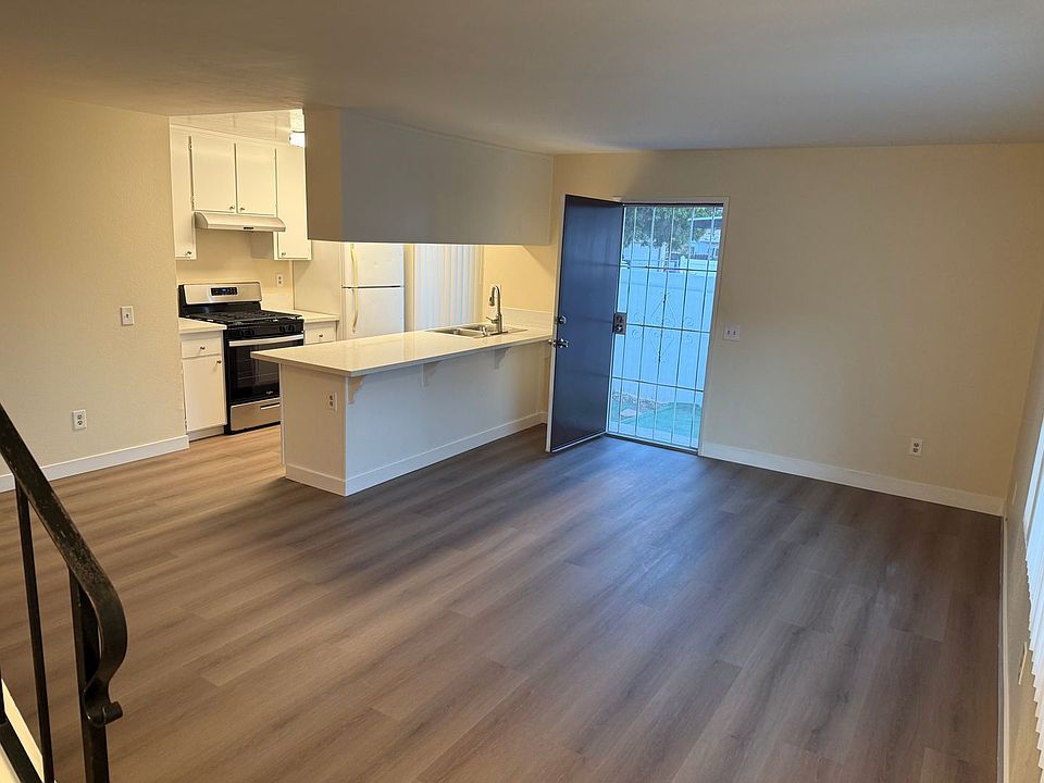 1st image of 8264-8266 Linden Rd