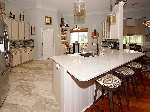 1st image of 1825 Palmetto Isle Dr