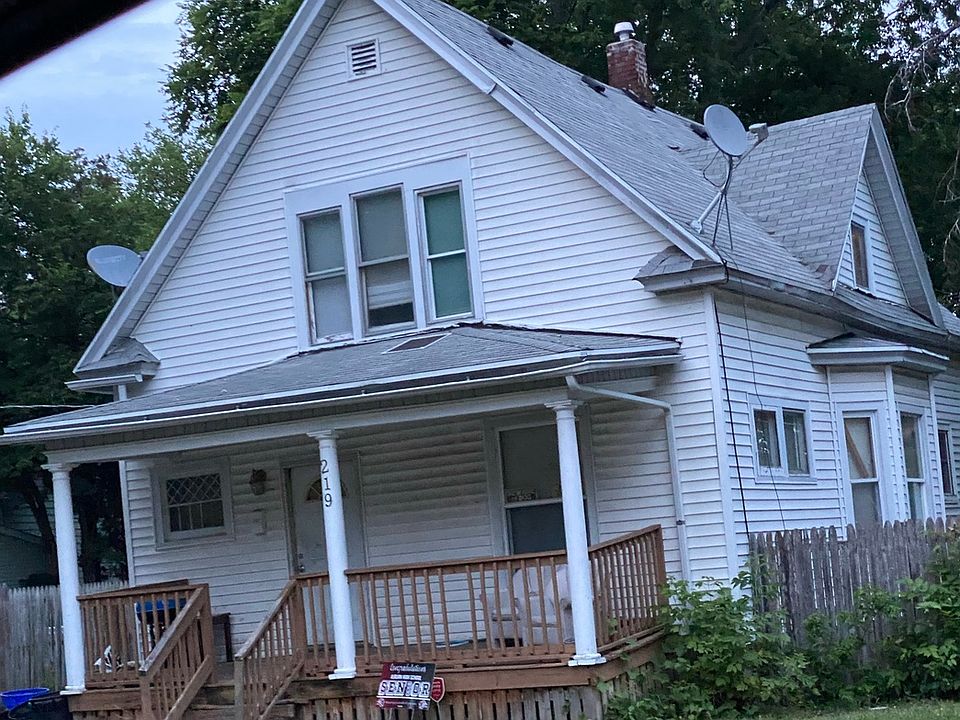 2nd image of 219 Royal Ave