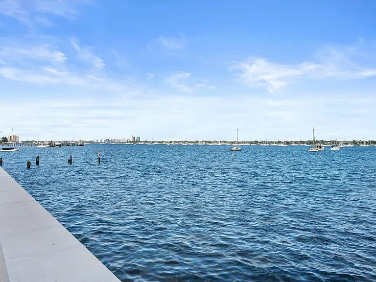 4500 N Flagler Dr #D16 — Photo 17