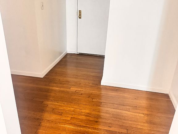 5th image of 3620 Parsons Blvd #3EA