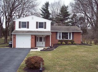 10 Buck Run Ln, Malvern, PA 19355