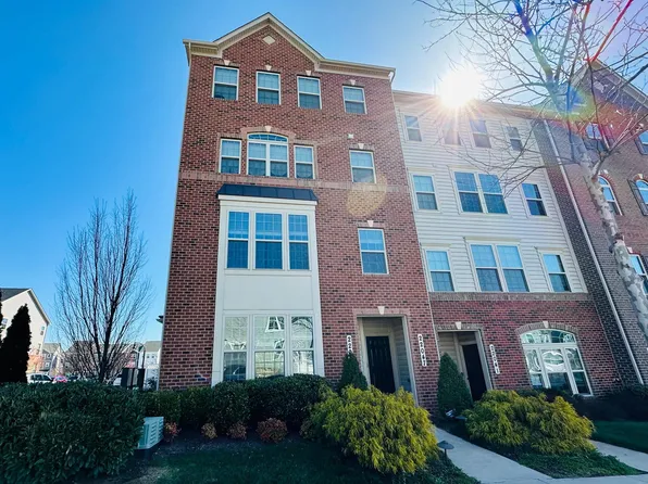 22045 Broadway Ave #401L, Clarksburg, MD 20871