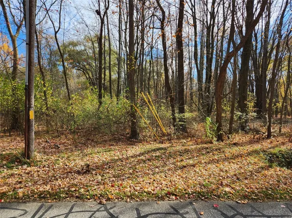 Gunton Dr, Fairview, PA 16415