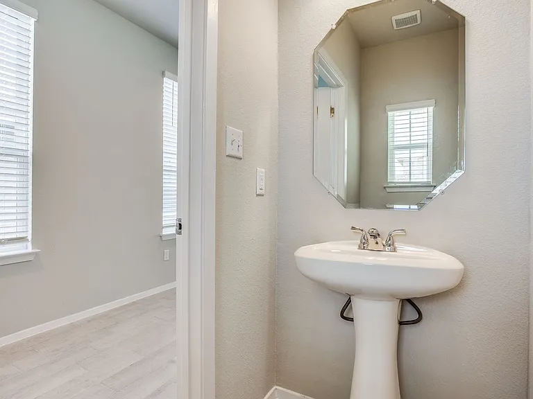 146 White Dunes Dr — Photo 23