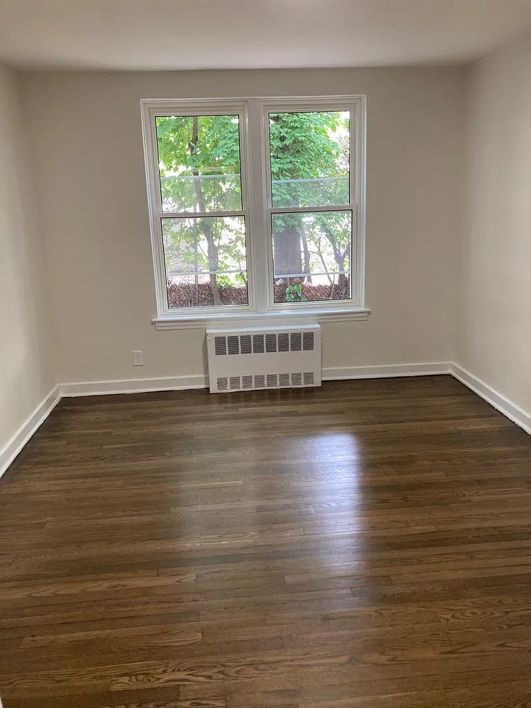 677 Park Ave — Photo 4