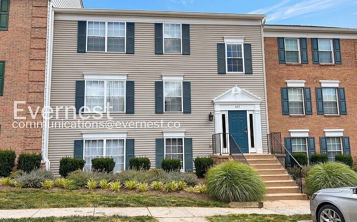 1st image of 107 Prosperity Ave SE
