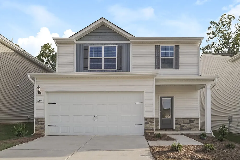 4 bed, 2.5 bath, 1800 sqft, $2,260 — Photo 1