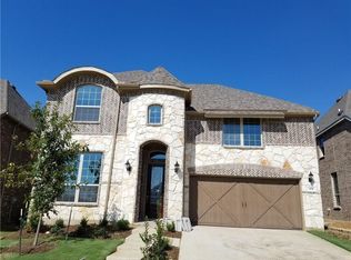 915 Red Maple Rd, Euless, TX 76039