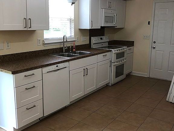 2nd image of 1812 Rosewell Dr