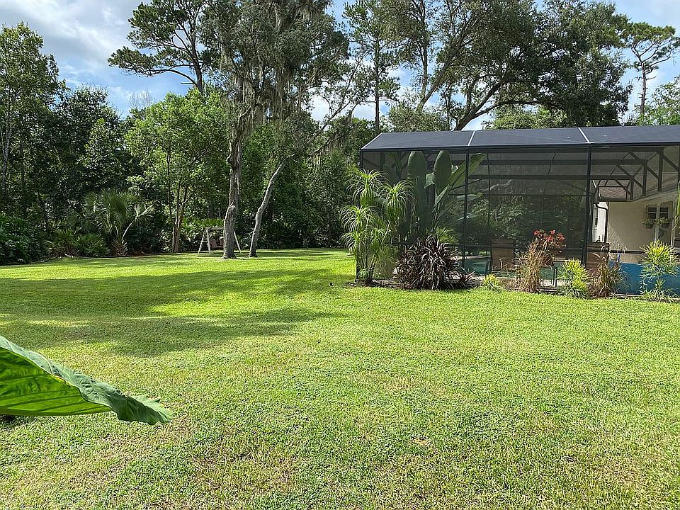 2nd image of 111 Bay Hammock Ln