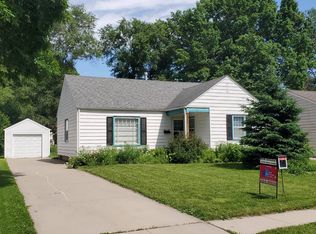 2011 56th St, Des Moines, IA 50310