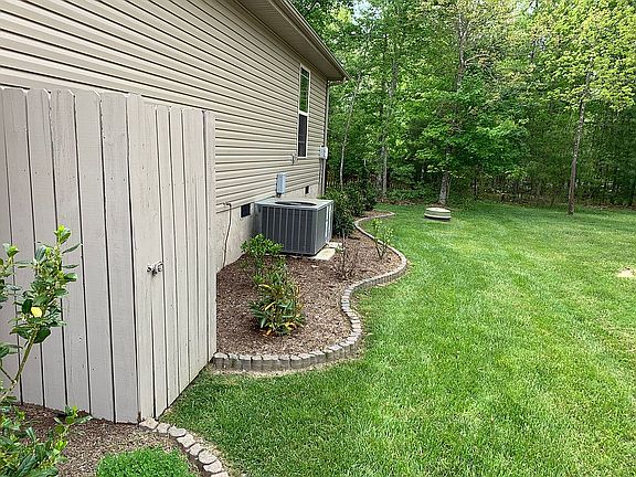 3rd image of 15 Brooks Ln